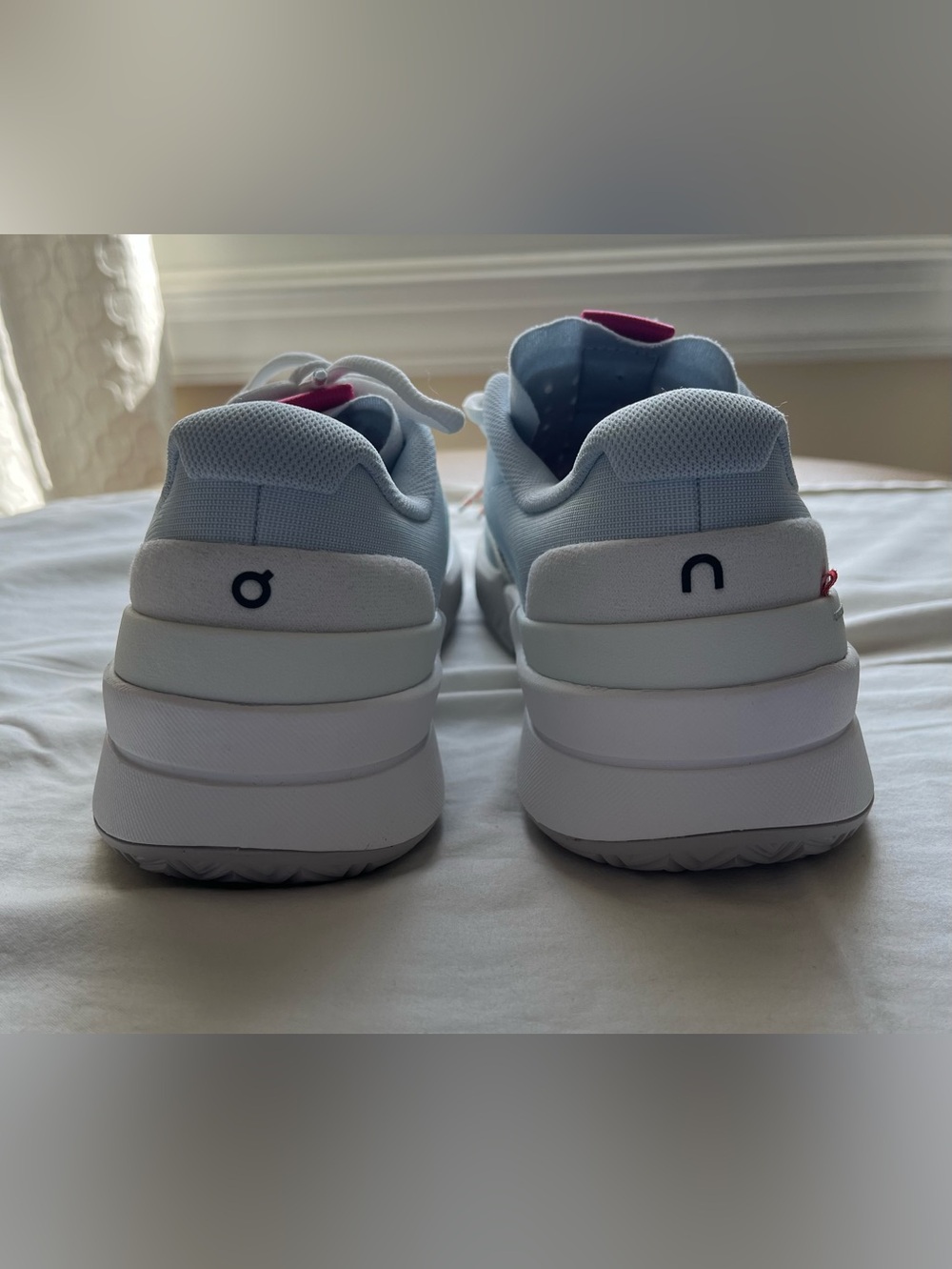 On Clouds The Roger Pro 2 Tennis Court Shoe in Arctic Pink Sz 9.5 - Picture 4 of 9